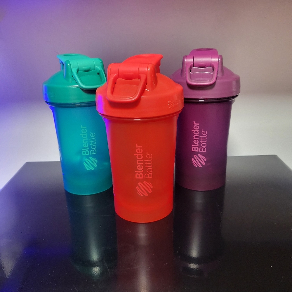 20 oz. Blender bottles (2 never used)